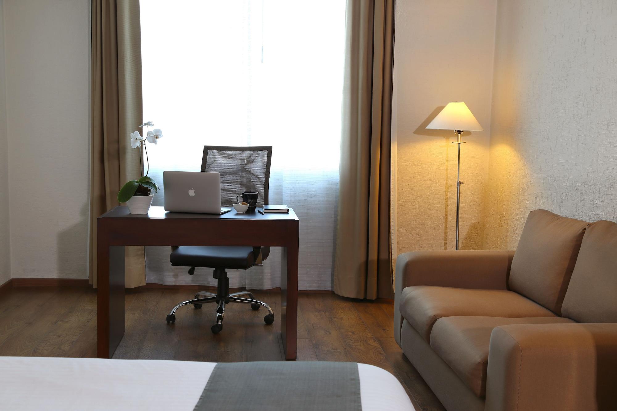 Meson Ejecutivo Guadalajara Minerva - Av Mexico Hotel Екстериор снимка