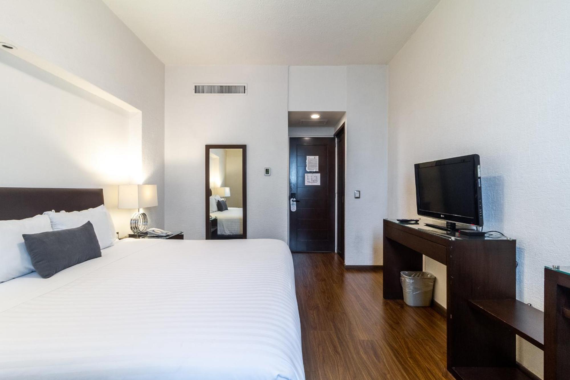 Meson Ejecutivo Guadalajara Minerva - Av Mexico Hotel Екстериор снимка