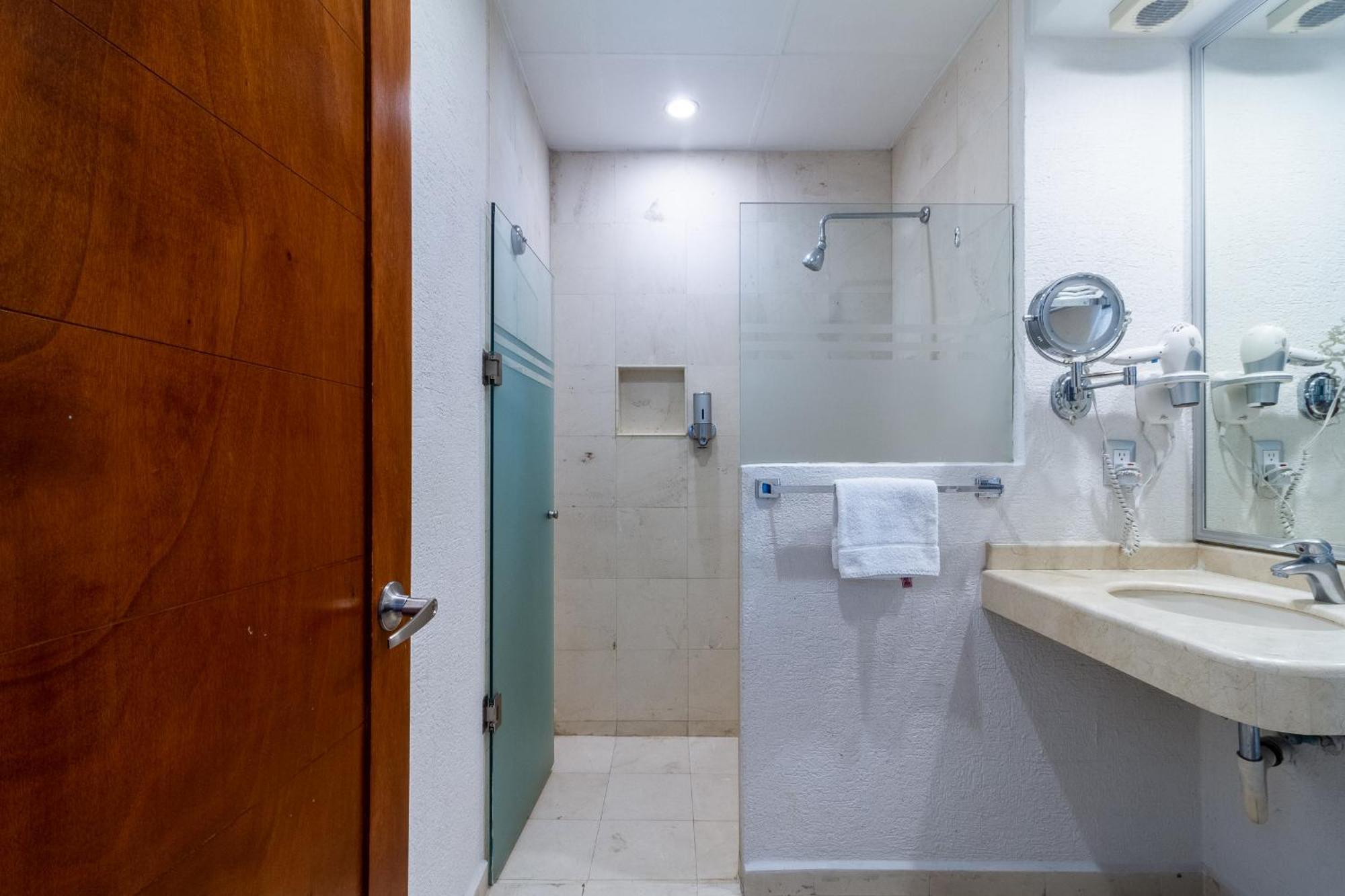 Meson Ejecutivo Guadalajara Minerva - Av Mexico Hotel Екстериор снимка