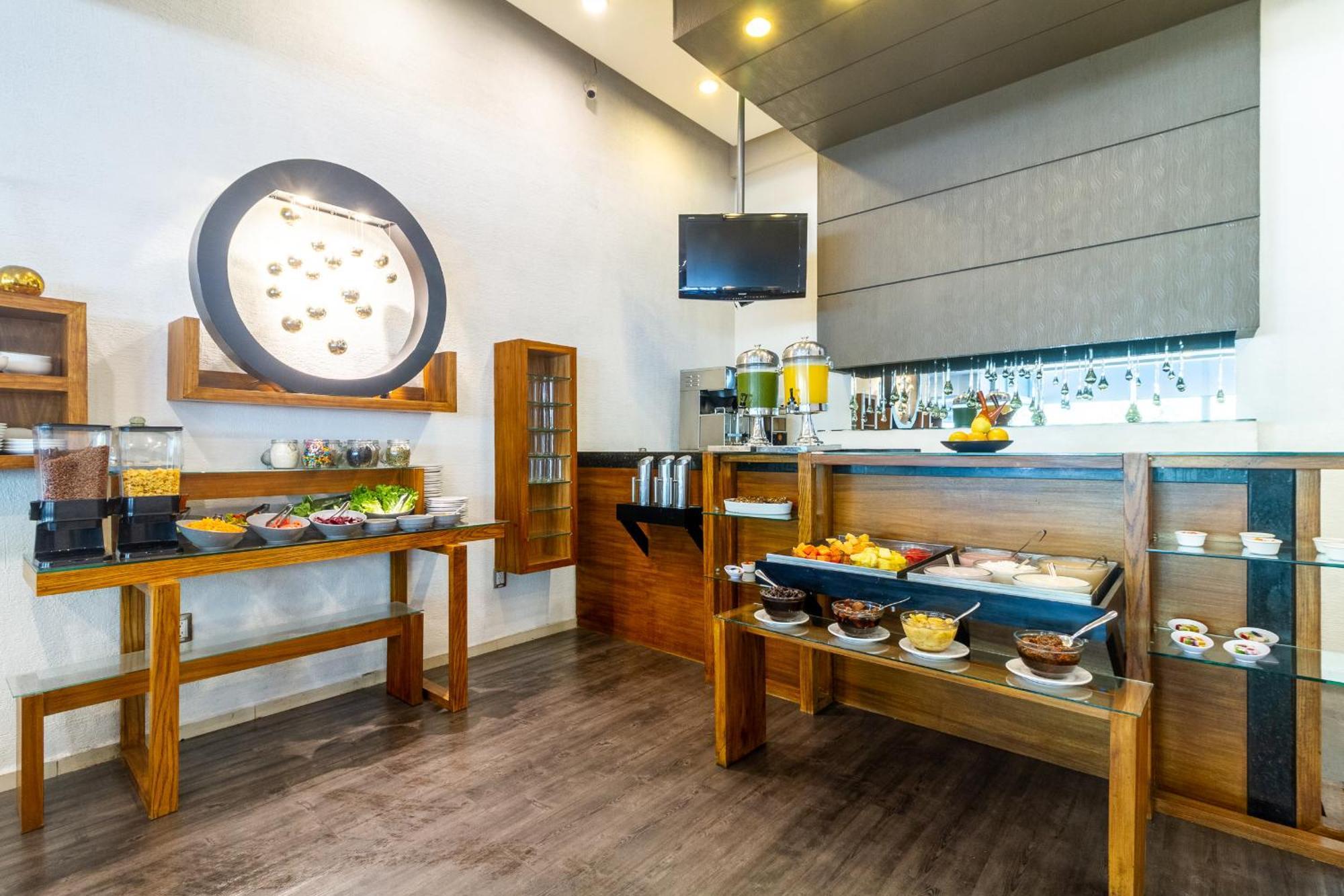 Meson Ejecutivo Guadalajara Minerva - Av Mexico Hotel Екстериор снимка